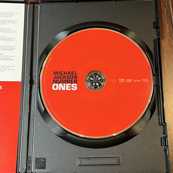 Michael Jackson number ones DVD - Picture 4 of 4